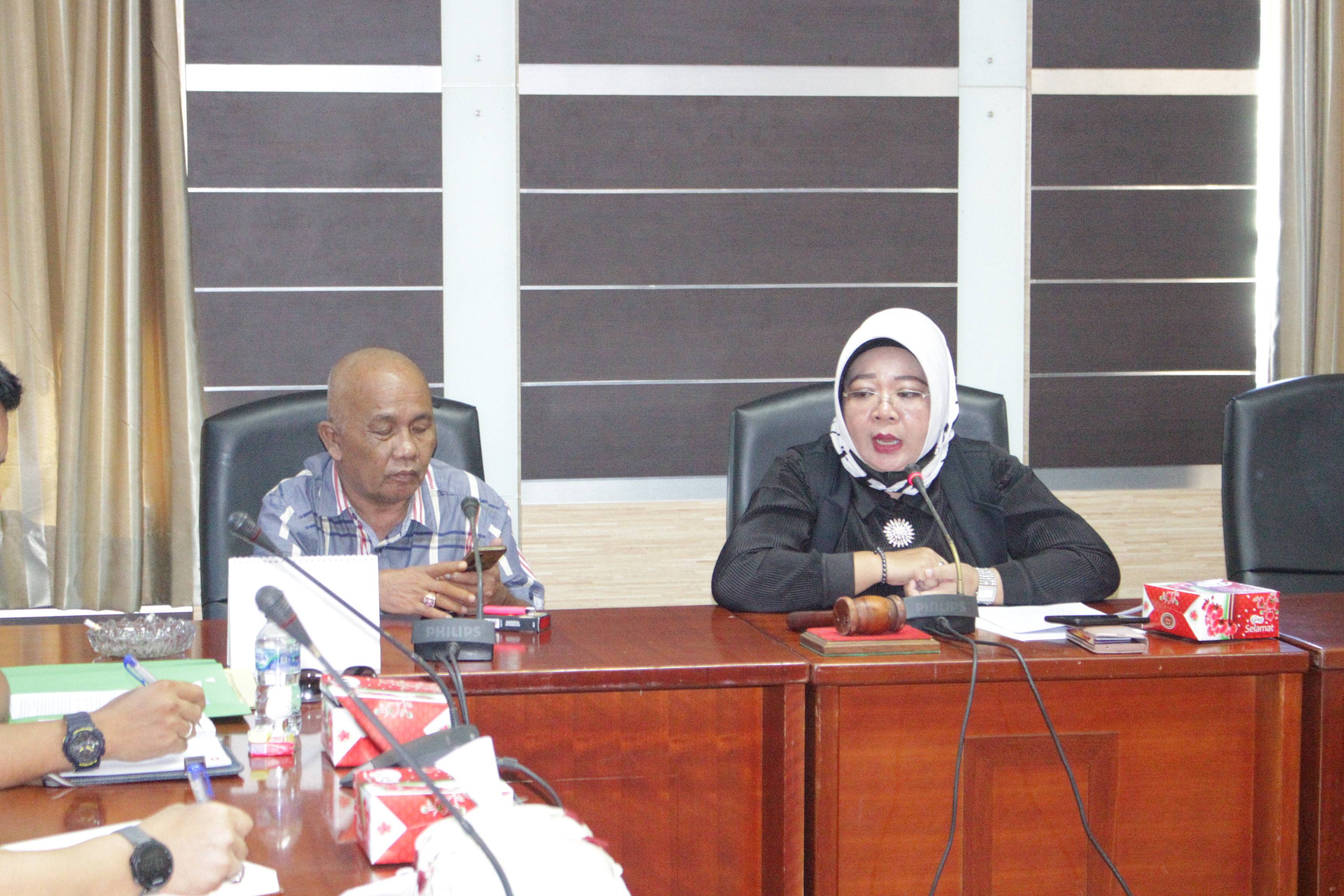 RAPAT KOMISI II BERSAMA DIREKTUR PERUMDA