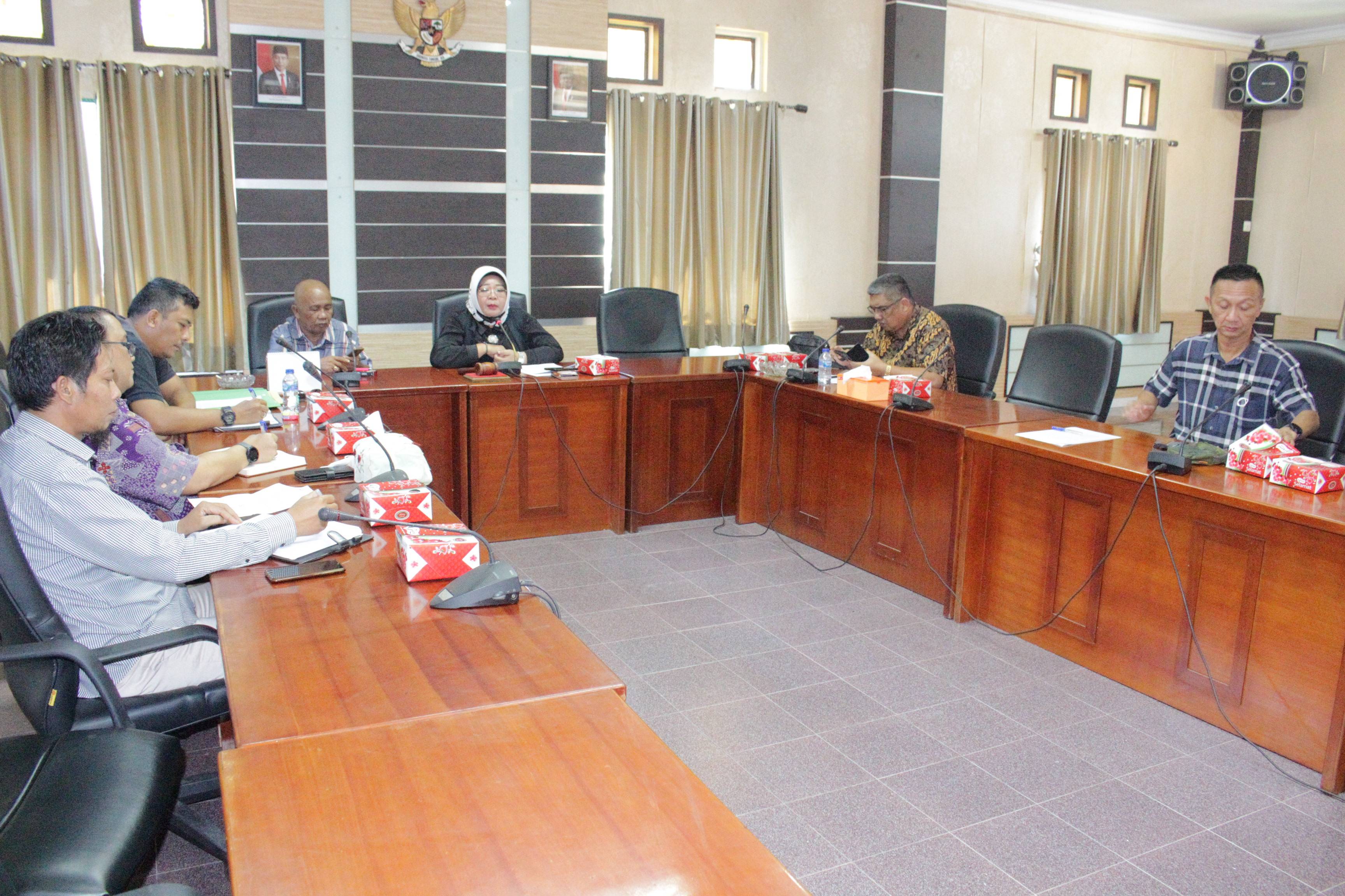 RAPAT KOMISI II BERSAMA DIREKTUR PERUMDA