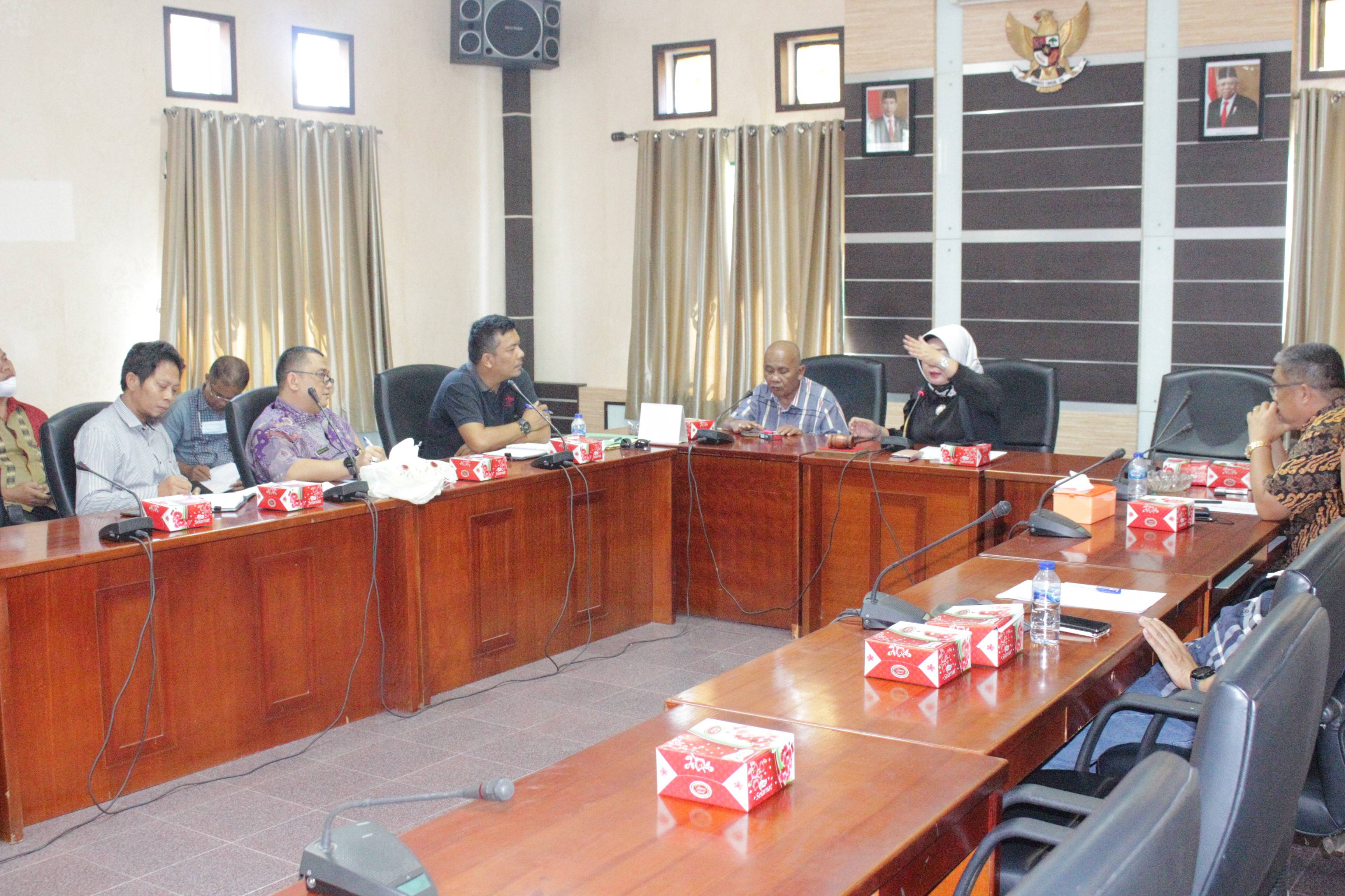 RAPAT KOMISI II BERSAMA DIREKTUR PERUMDA