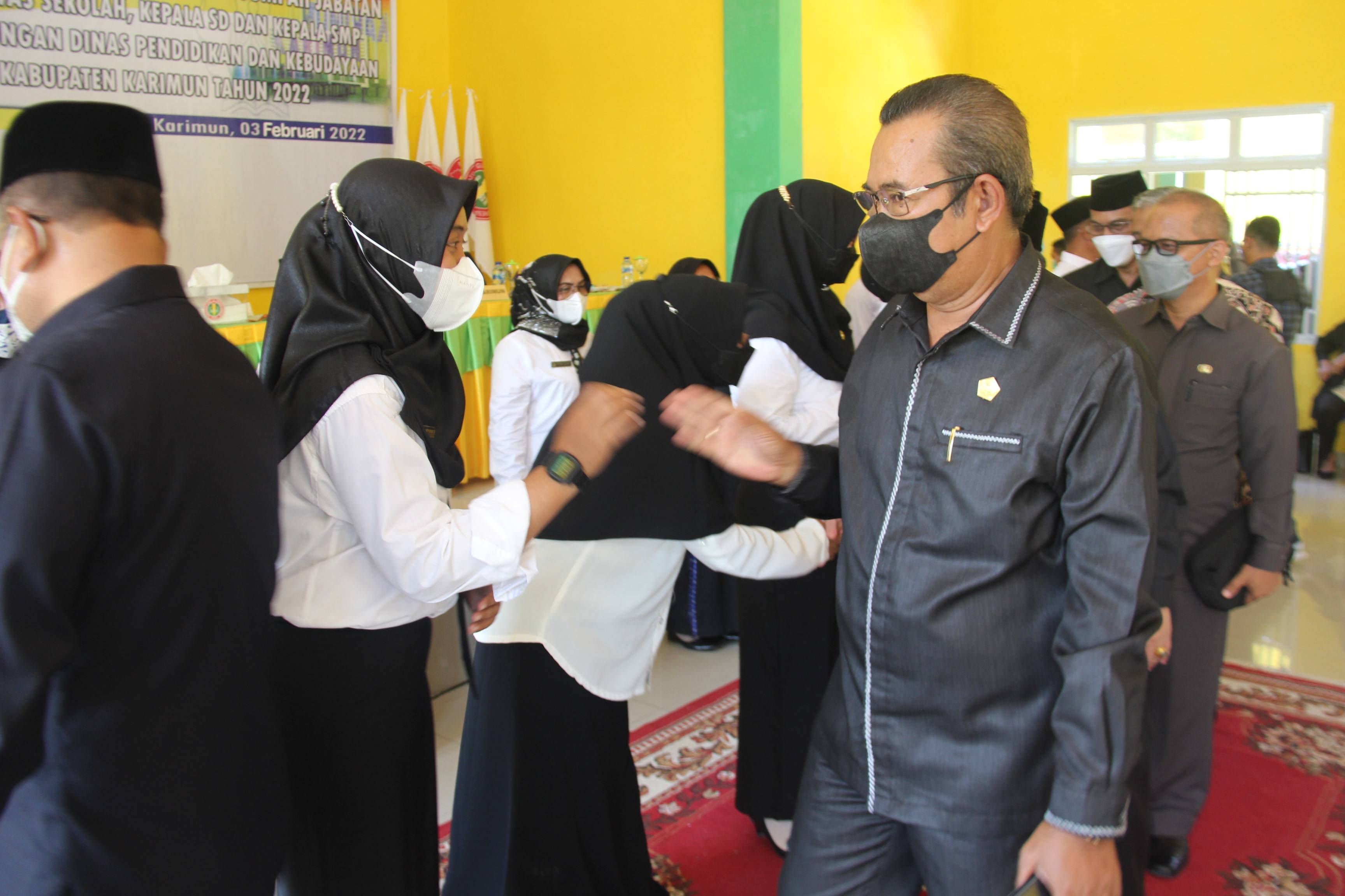 KETUA DPRD KABUPATEN KARIMUN MENGHADIRI PELANTIKAN PENGAWAS SD DAN SMP