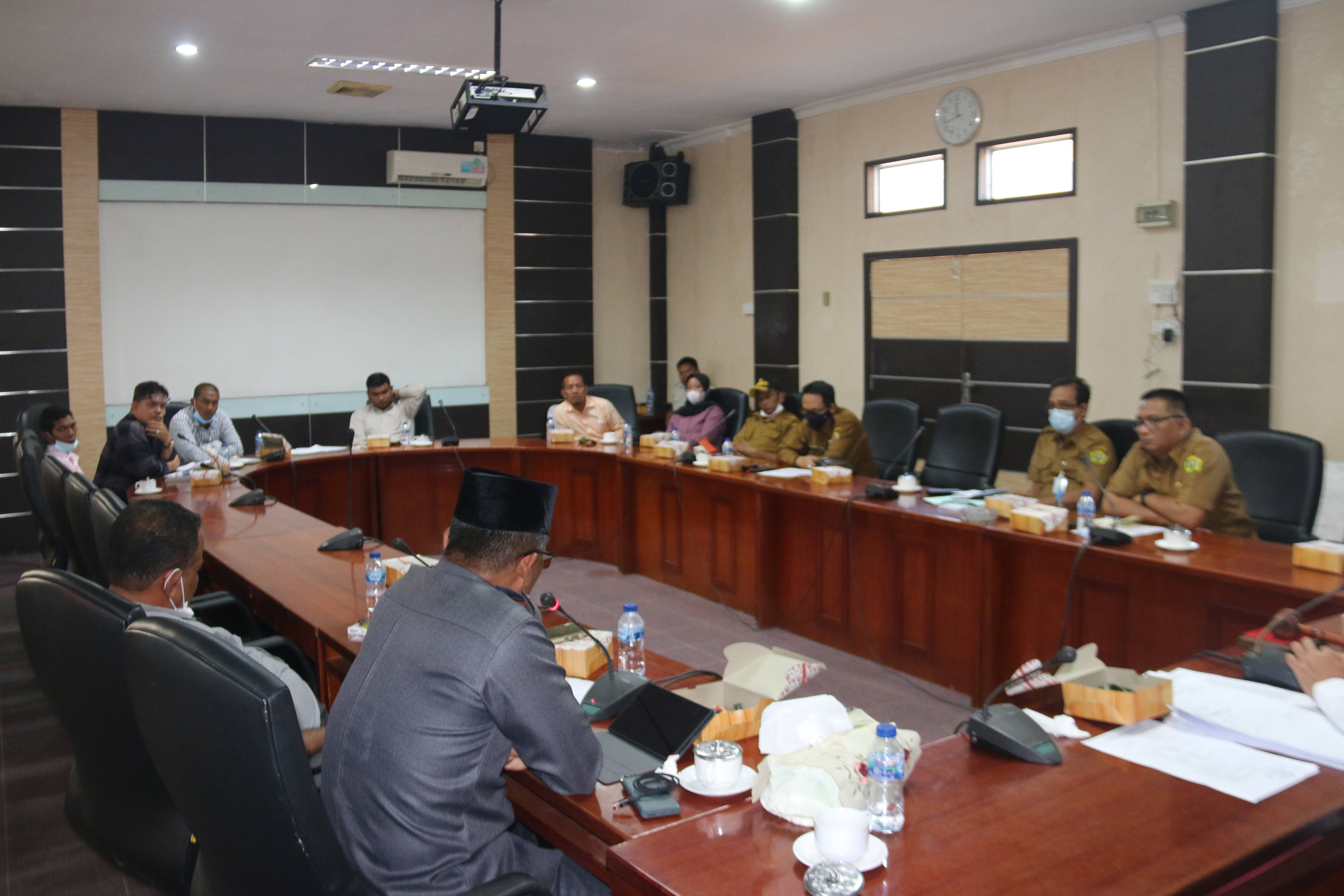 RAPAT KOMISI III RDP TTG LAHAN YG DIGARAP PETANI DI DSA SEI.ASAM